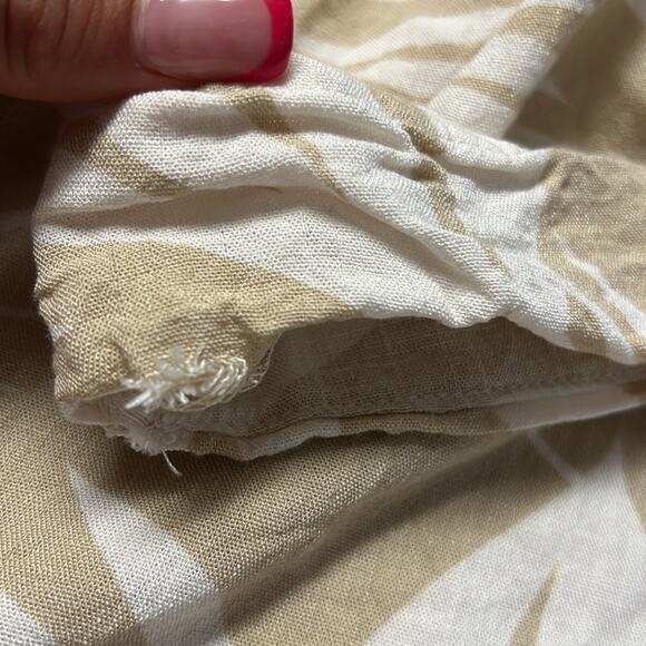 Aritzia Dress Forum Neutral Tropical Print Collared Oversize Shirt Medium - Picture 9 of 9